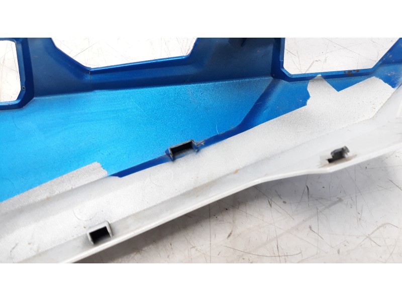Recambio de moldura para honda crf 1100l africa twin referencia OEM IAM 83600MKSEC0ZA  