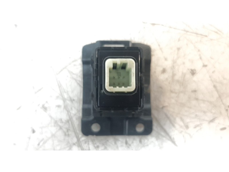 Recambio de warning para kia niro referencia OEM IAM 93790G500  