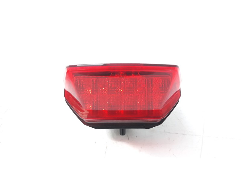 Recambio de piloto trasero central para honda crf 1100l africa twin referencia OEM IAM 33701MKSE01  