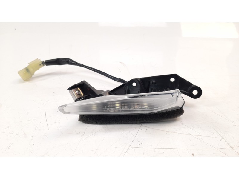 Recambio de piloto delantero izquierdo para kawasaki z 900 z 900 referencia OEM IAM 320735LH 50R0035456 