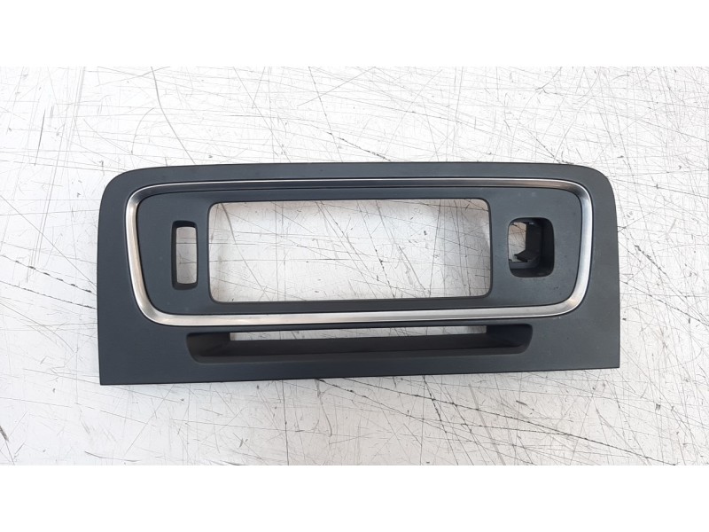 Recambio de moldura para volvo v60 kombi 2.0 diesel cat referencia OEM IAM 8648740  