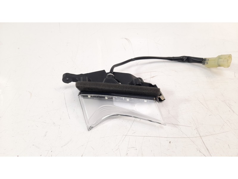 Recambio de piloto delantero izquierdo para kawasaki z 900 z 900 referencia OEM IAM 320735LH 50R0035456 