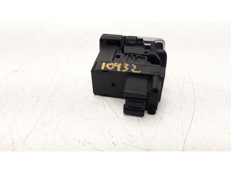 Recambio de palanca freno para volkswagen golf vii lim. (bq1) 1.5 16v tsi act referencia OEM IAM 5G0927225B  