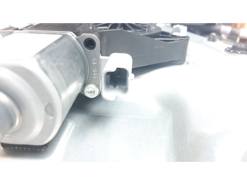 Recambio de elevalunas trasero izquierdo para kia venga 1.6 crdi cat referencia OEM IAM 834711P030  