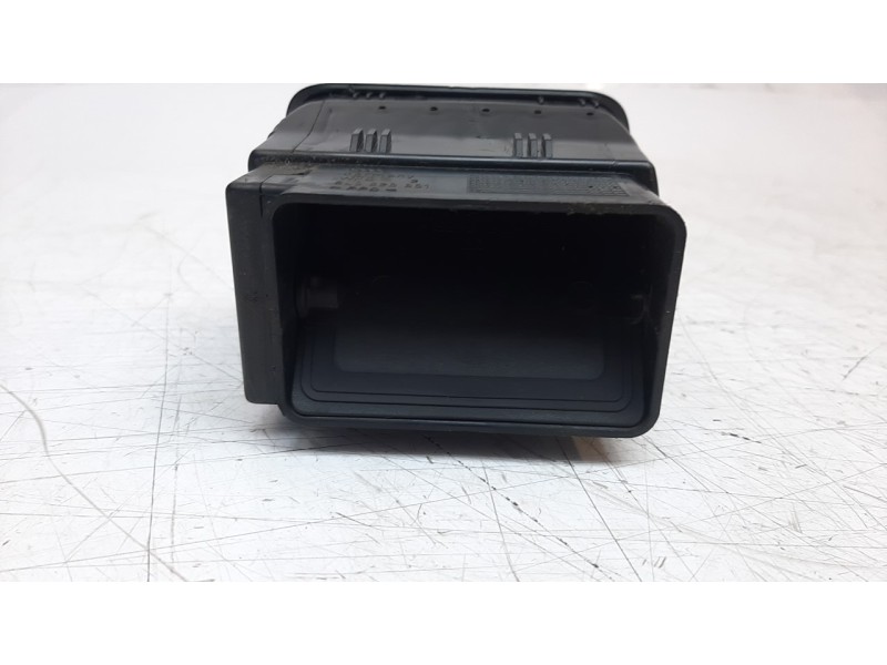 Recambio de rejilla aireadora para seat toledo (1m2) 1.9 tdi referencia OEM IAM 8L0820901  