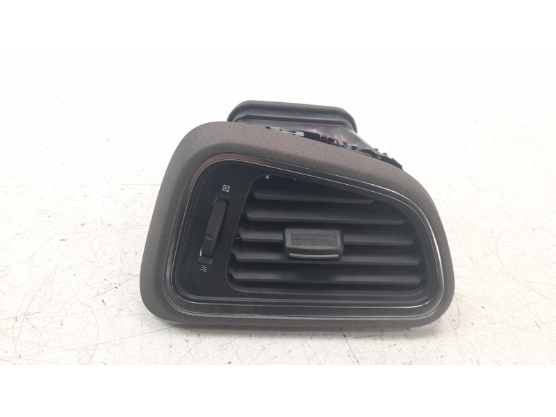 Recambio de rejilla aireadora para renault kadjar 1.5 dci diesel fap energy referencia OEM IAM 687605128R  