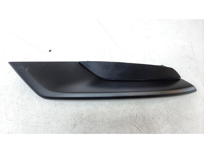 Recambio de moldura paragolpe delantera izquierda para mazda 3 sedán (bp) evolution referencia OEM IAM BCKA50C21  