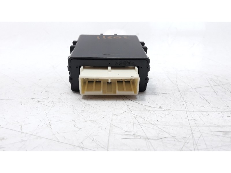Recambio de modulo electronico para toyota yaris referencia OEM IAM 859400D030 4230002060 