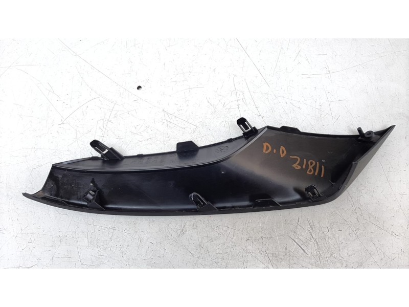 Recambio de moldura paragolpe delantera izquierda para mazda 3 sedán (bp) evolution referencia OEM IAM BCKA50C21  