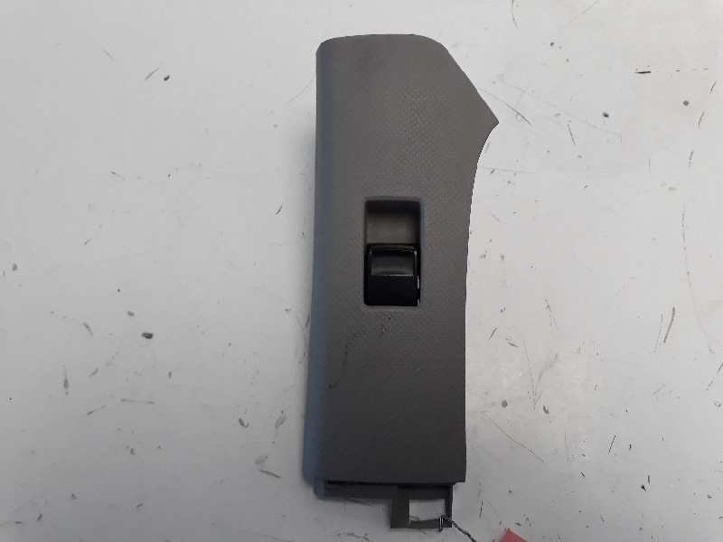 Recambio de mando elevalunas delantero derecho para toyota yaris active referencia OEM IAM   