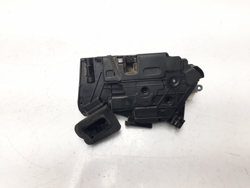Recambio de cerradura puerta delantera derecha para volkswagen polo (6c1) advance bluemotion referencia OEM IAM 5K1837016E CRDVW