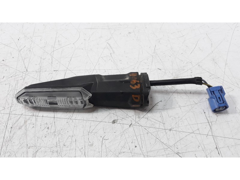 Recambio de piloto lateral derecho para kawasaki z 900 z 900 referencia OEM IAM 230370461  