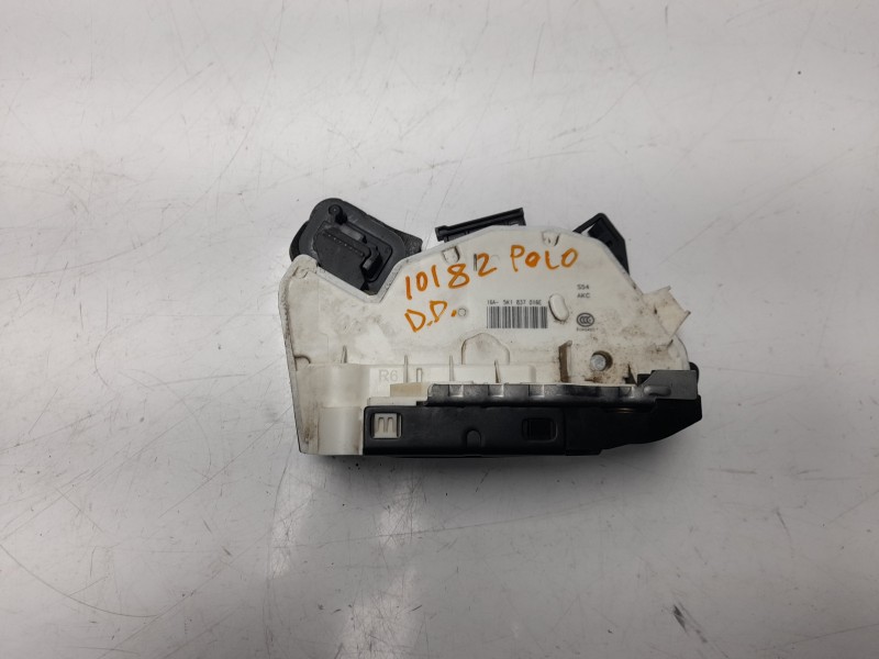 Recambio de cerradura puerta delantera derecha para volkswagen polo (6c1) advance bluemotion referencia OEM IAM 5K1837016E CRDVW