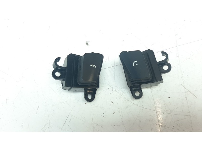 Recambio de mando volante para kia venga 1.6 crdi cat referencia OEM IAM 967001P550 967001P500 