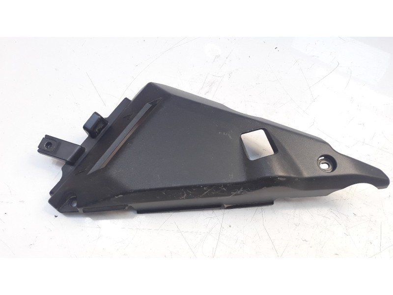 Recambio de moldura para kawasaki ninja 650 referencia OEM IAM 360010643  