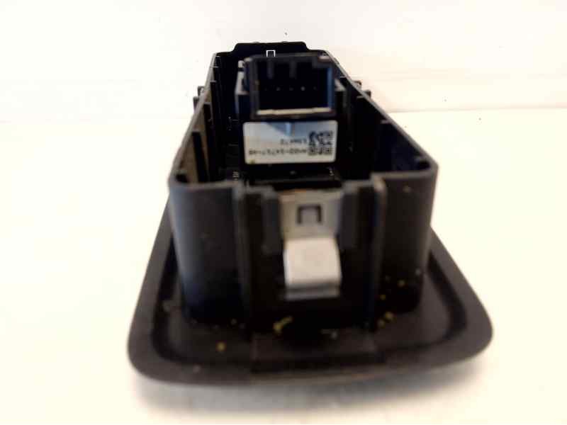 Recambio de mando elevalunas trasero derecho para land rover discovery 4 tdv6 se referencia OEM IAM AH2214717AB  