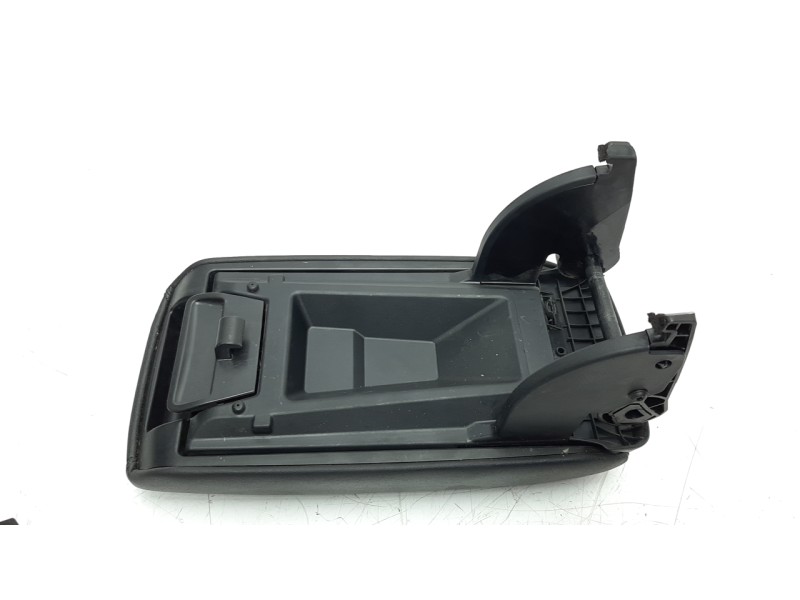 Recambio de apoyabrazos central para suzuki vitara 1.6 ddis turbodiesel cat referencia OEM IAM 7585061M005PK  