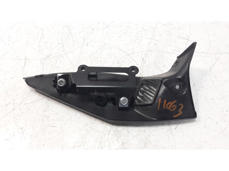 Recambio de moldura para kawasaki z 900 z 900 referencia OEM IAM 140930919  