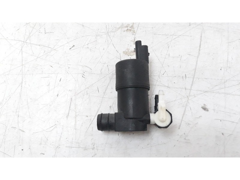 Recambio de bomba limpia para dacia dokker referencia OEM IAM 9643447980  