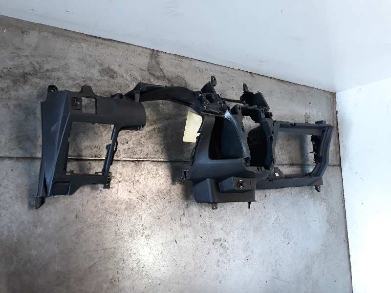 Recambio de moldura para toyota yaris active referencia OEM IAM   