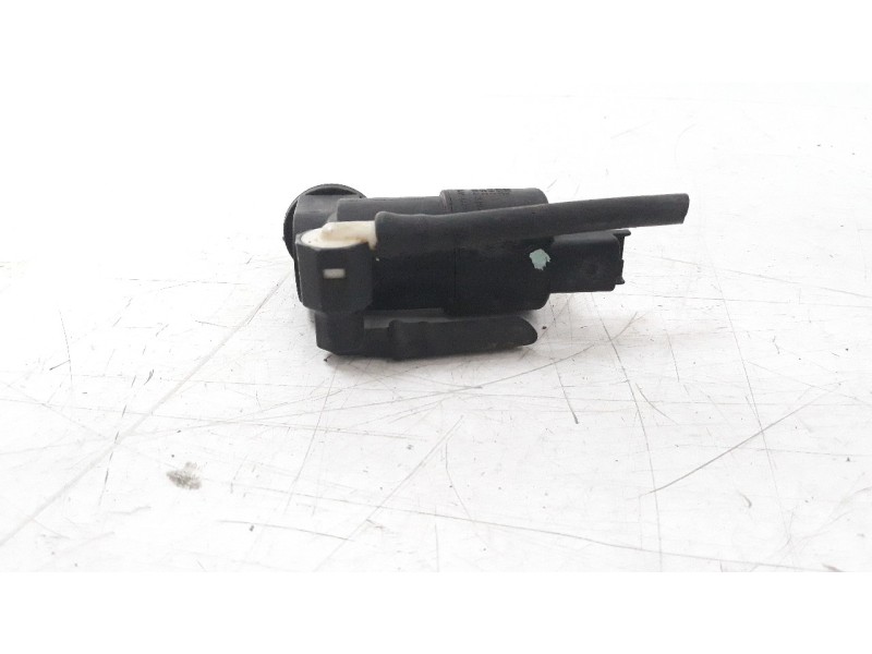 Recambio de bomba limpia para dacia dokker referencia OEM IAM 9643447980  