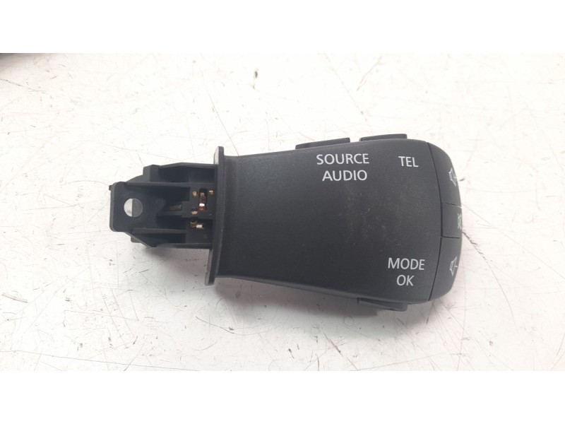 Recambio de mando multifuncion para renault kadjar 1.5 dci diesel fap energy referencia OEM IAM 255522187R  