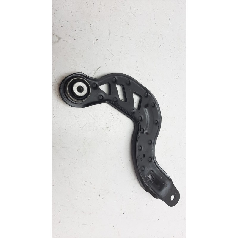 Recambio de brazo suspension superior trasero derecho para mercedes-benz clase a (w176) 2.1 cdi cat referencia OEM IAM A24635010