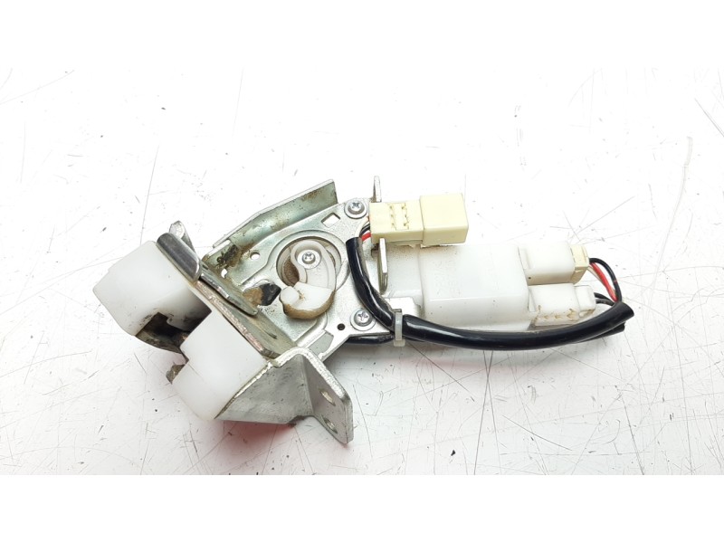 Recambio de cerradura maletero / porton para suzuki vitara 1.6 ddis turbodiesel cat referencia OEM IAM 8251054P11000  