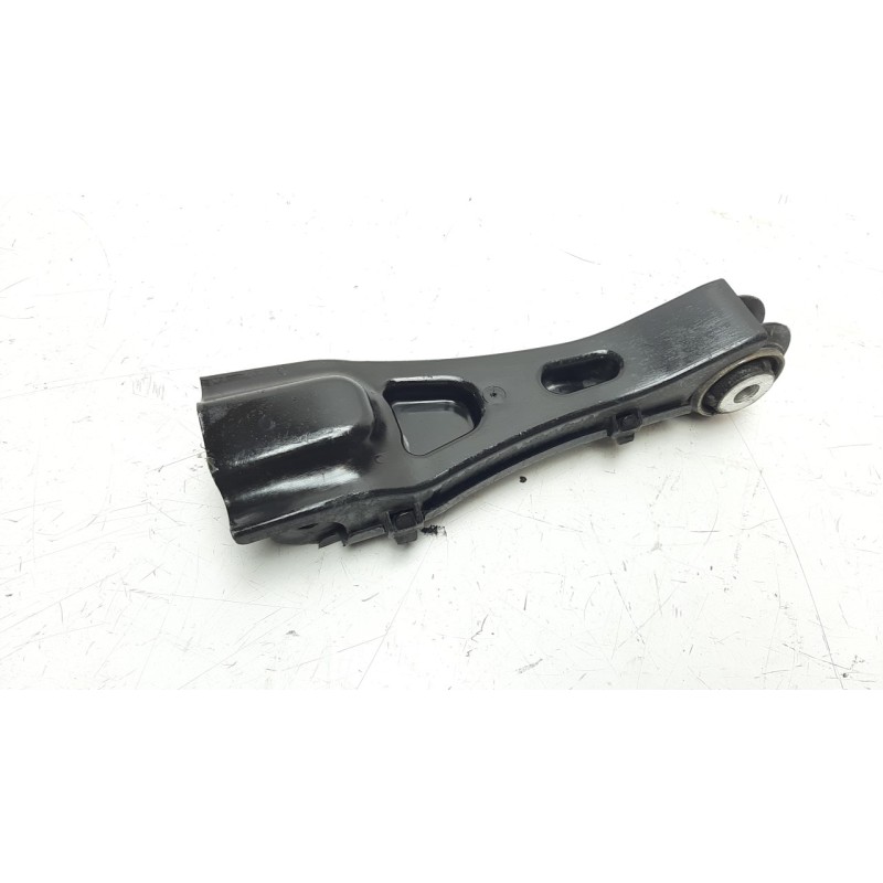 Recambio de brazo suspension inferior trasero derecho para mercedes-benz clase a (w176) 2.1 cdi cat referencia OEM IAM A24635000