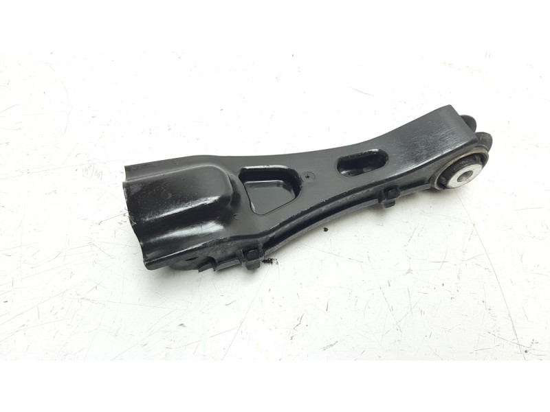 Recambio de brazo suspension inferior trasero derecho para mercedes-benz clase a (w176) 2.1 cdi cat referencia OEM IAM A24635000