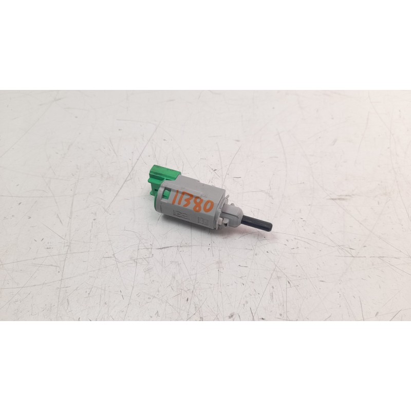 Recambio de interruptor para renault megane iv berlina 5p 1.2 tce energy referencia OEM IAM 253206454R A4535453300 