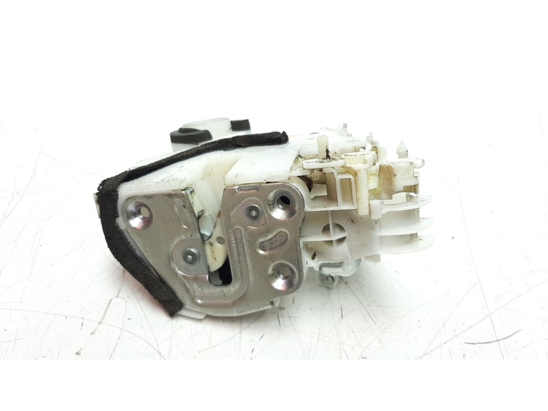 Recambio de cerradura puerta trasera izquierda para suzuki vitara 1.6 ddis turbodiesel cat referencia OEM IAM 8230254P01  