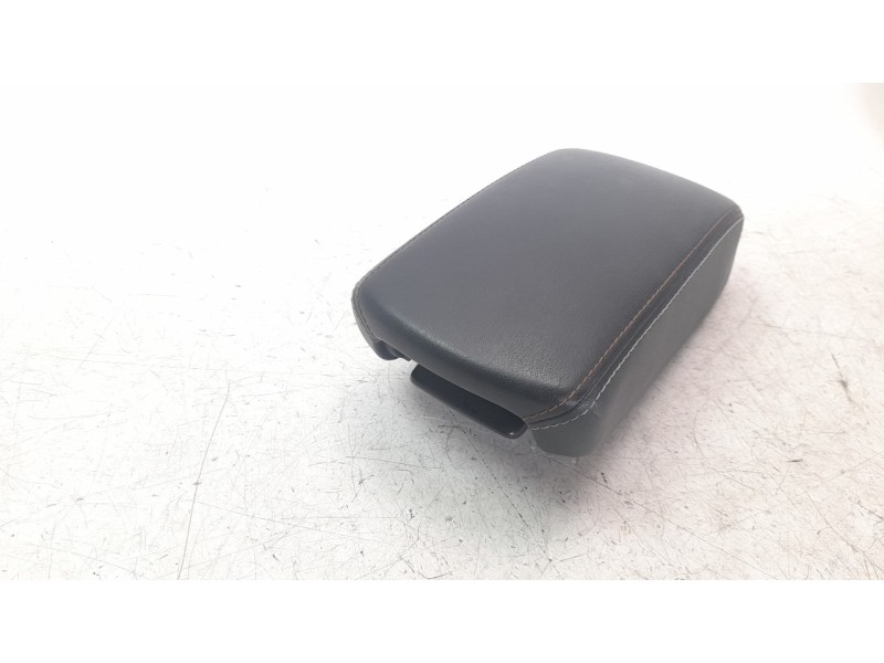 Recambio de apoyabrazos central para jeep compass ii 2.0 m-jet cat referencia OEM IAM 2031563XW1  
