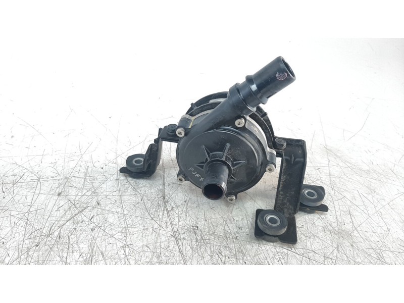 Recambio de bomba agua para kia niro referencia OEM IAM 369002B200  