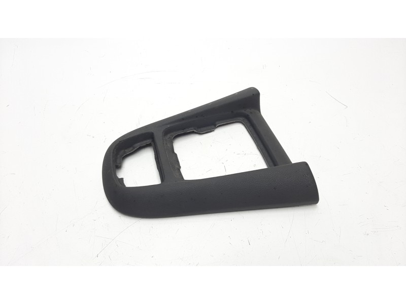 Recambio de moldura para opel zafira tourer 2.0 16v cdti referencia OEM IAM 13293509  