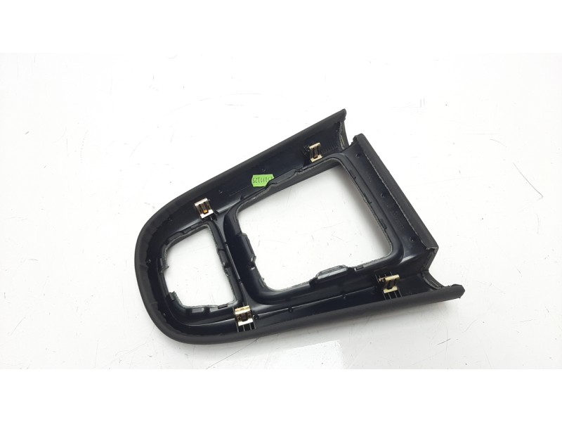 Recambio de moldura para opel zafira tourer 2.0 16v cdti referencia OEM IAM 13293509  