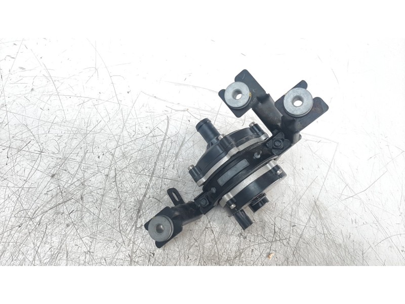 Recambio de bomba agua para kia niro referencia OEM IAM 369002B200  