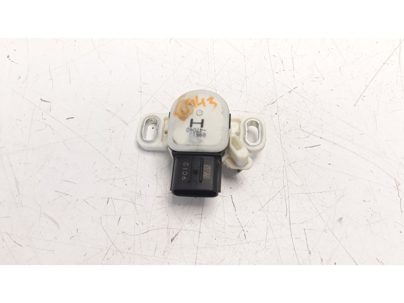 Recambio de sensor para toyota corolla (e21) referencia OEM IAM 8951047040  