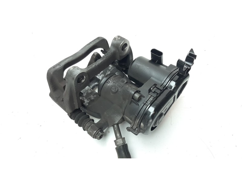Recambio de pinza de freno trasera derecha para mercedes-benz clase a (w176) 2.1 cdi cat referencia OEM IAM A2465460443  