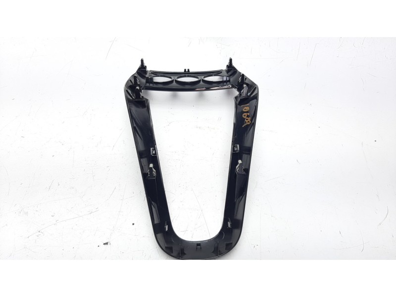 Recambio de moldura para citroen c3 1.2 12v vti referencia OEM IAM 9801578777  