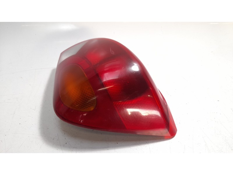 Recambio de piloto trasero derecho para ford fiesta berl./courier 1.4 cat (pt-e) referencia OEM IAM 96FG13N004  