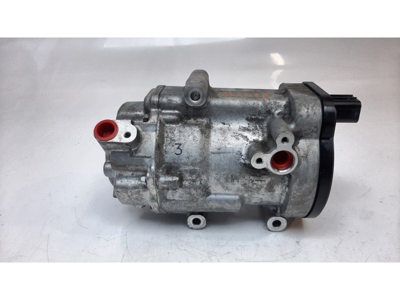 Recambio de compresor aire acondicionado para toyota rav4 hybrid 4x2 advance referencia OEM IAM 8837033050  