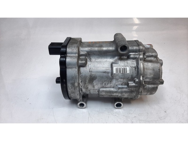 Recambio de compresor aire acondicionado para toyota rav4 hybrid 4x2 advance referencia OEM IAM 8837033050  