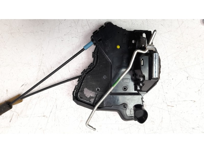 Recambio de cerradura puerta delantera derecha para toyota rav 4 referencia OEM IAM A046693  