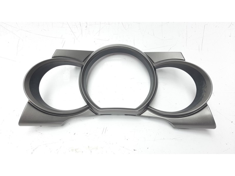 Recambio de moldura para citroen c3 1.2 12v vti referencia OEM IAM 9684289477  