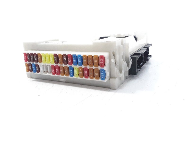 Recambio de caja reles / fusibles para toyota c-hr referencia OEM IAM 82730F4010B A121T007ME0 
