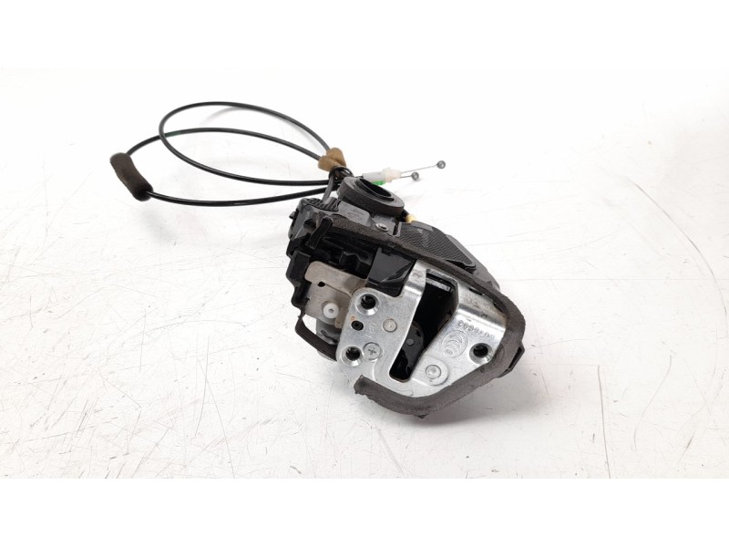 Recambio de cerradura puerta trasera derecha para toyota rav 4 referencia OEM IAM A046693  
