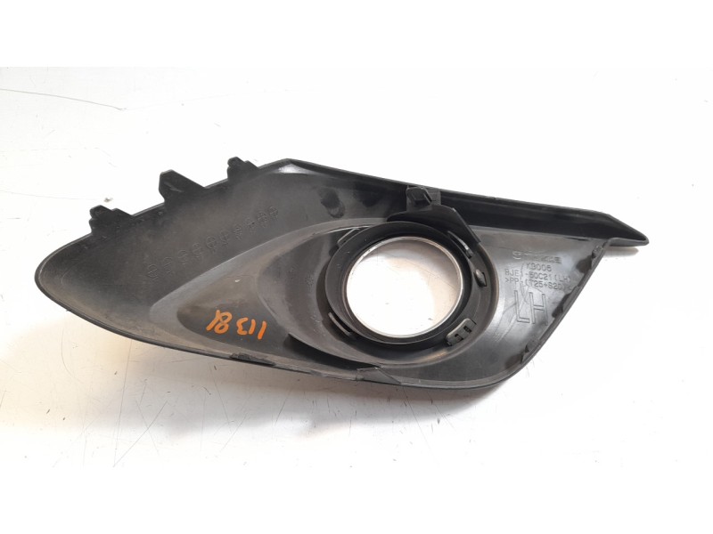 Recambio de rejilla paragolpes izquierda para mazda 3 lim. () 2.2 turbodiesel cat referencia OEM IAM BJE150C21  