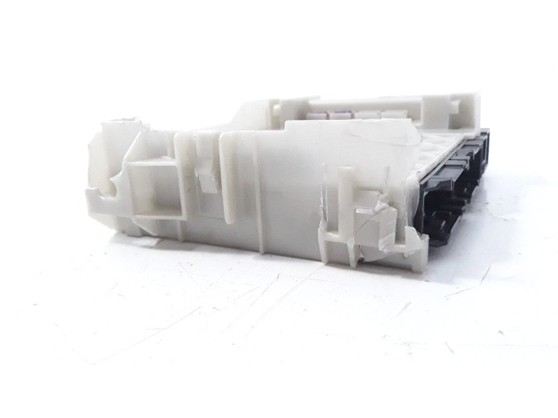 Recambio de caja reles / fusibles para toyota c-hr referencia OEM IAM 82730F4010B A121T007ME0 