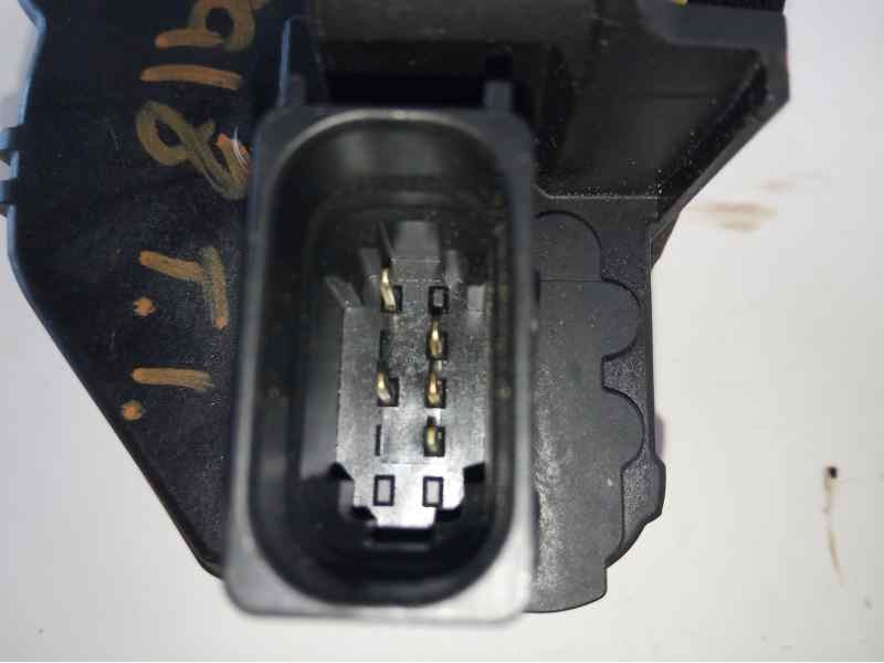 Recambio de cerradura puerta trasera izquierda para opel insignia berlina cosmo referencia OEM IAM 13503807  